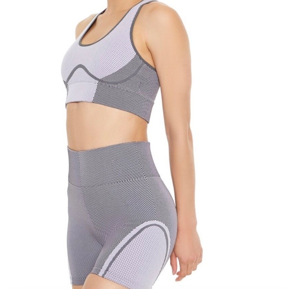 🔥 High-Performance Seamless Workout Set (Size Small) 🔥 - Picture 4 of 9